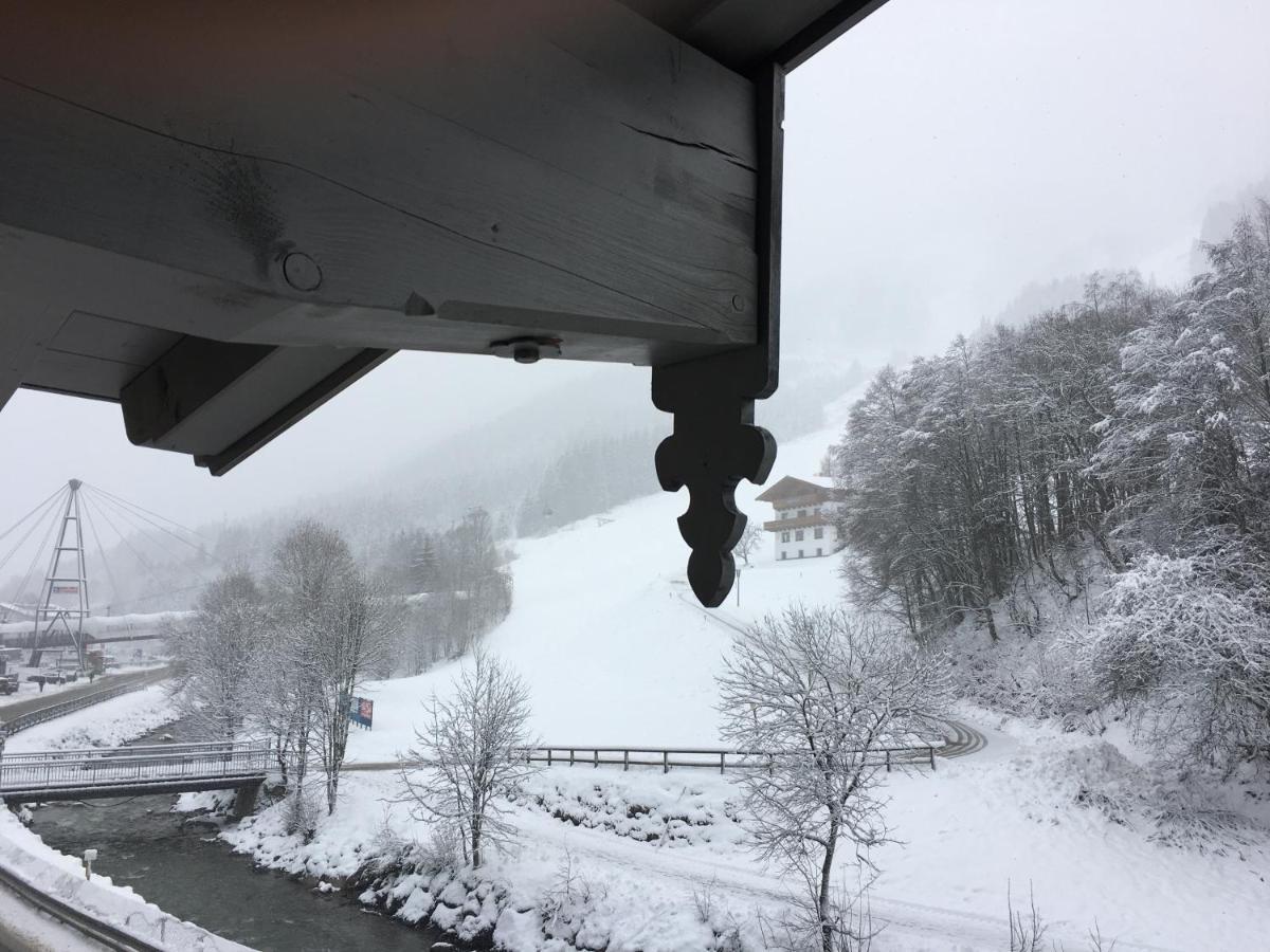 Bed and Breakfast Haus Eder Steiner Saalbach-Hinterglemm Exterior foto